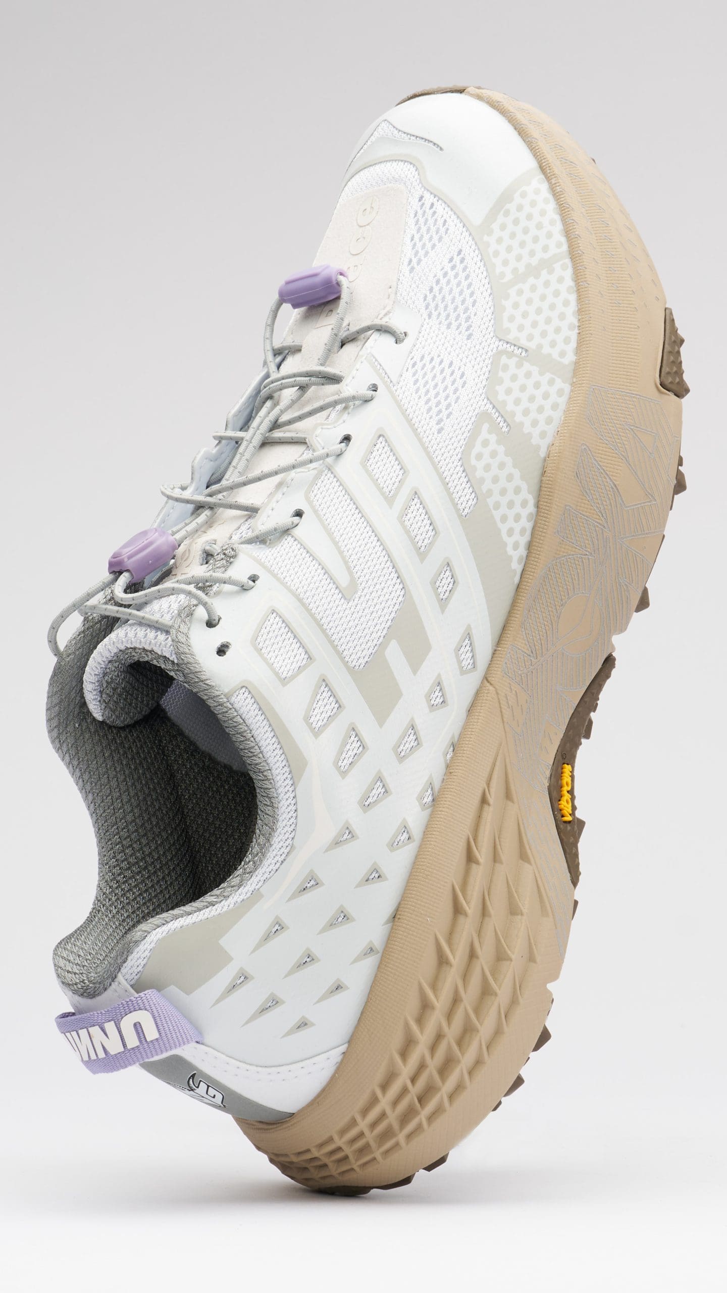 Lightweight athletic shoe with unique design